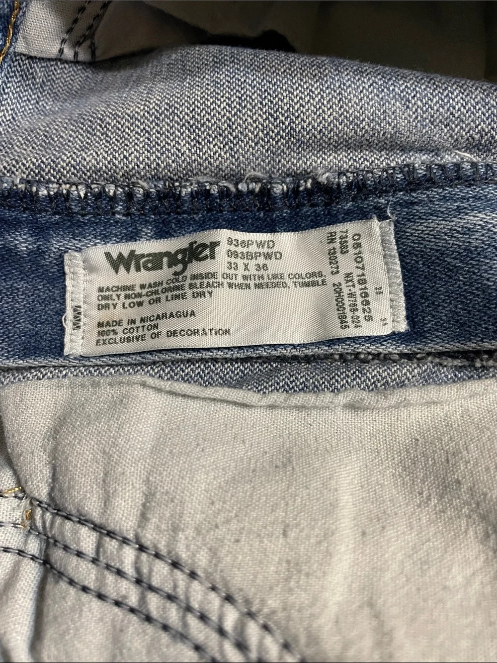 Men's Wrangler Cowboy Cut Slim Fit Jeans Prewashed Indigo 33 x 34 936PWD